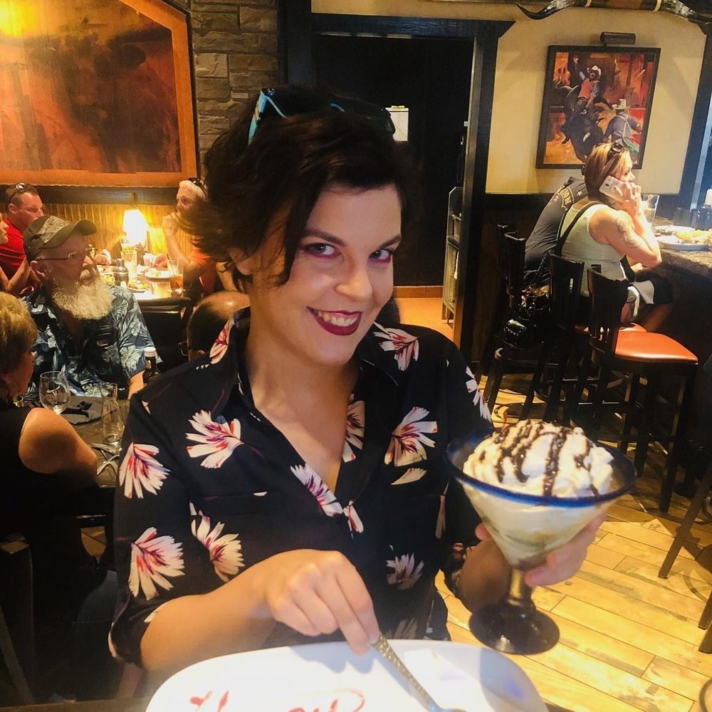 Meet your Posher, Laura